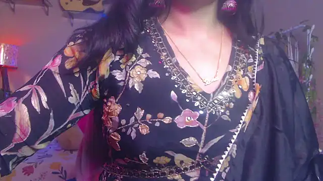 Snapshot of Zonayesha chatting on May 27, 8:32 am Zonayesha online show from May 27, 8:32 am
