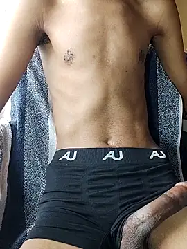 Snapshot of skinnybuddy chatting on March 2, 9:16 am skinnybuddy online show from March 2, 9:16 am