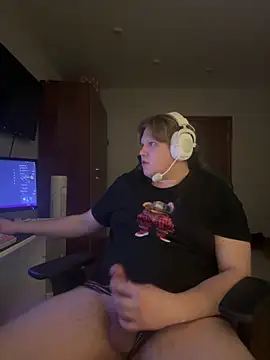 Snapshot of big_boy163 chatting on February 12, 6:07 pm big boy163 online show from February 12, 6:07 pm