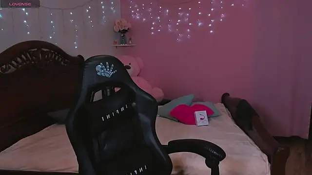 Monica Smash online show from December 3, 1:14 am