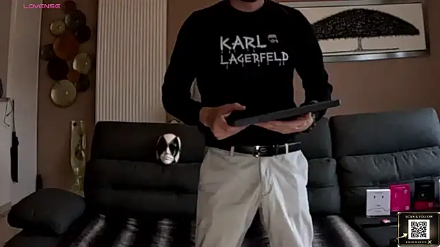 Snapshot of ApollonFit_x69 chatting on February 10, 1:43 pm ApollonFit x69 online show from February 10, 1:43 pm