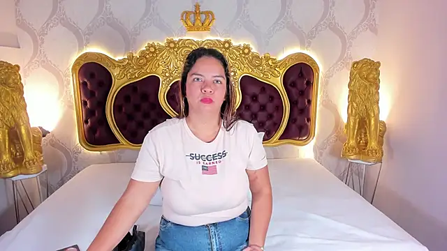 KendralHolson online show from December 4, 4:22 am