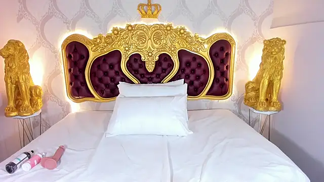 KendralHolson online show from October 15, 4:33 am