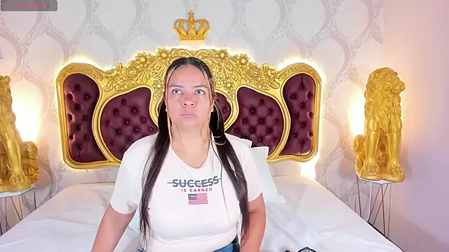 KendralHolson online show from October 31, 4:31 am