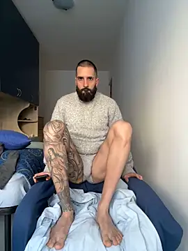 Snapshot of Gioeltoro89 chatting on February 17, 3:53 pm Gioeltoro89 online show from February 17, 3:53 pm