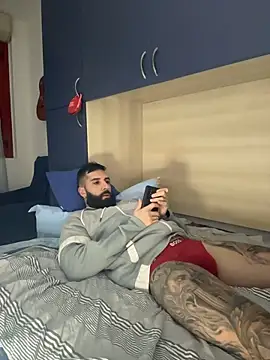 Snapshot of Gioeltoro89 chatting on January 6, 4:11 pm Gioeltoro89 online show from January 6, 4:11 pm