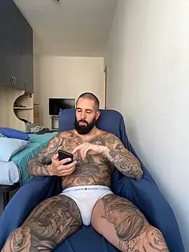 Gioeltoro89 online show from June 15, 3:23 pm