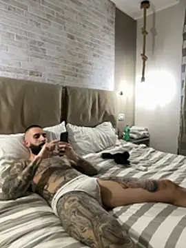 Snapshot of Gioeltoro89 chatting on February 6, 5:20 pm Gioeltoro89 online show from February 6, 5:20 pm