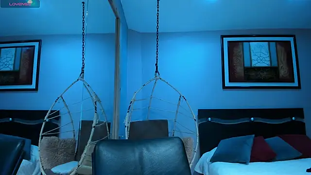 ebbafernandez  online show from December 15, 12:00 pm