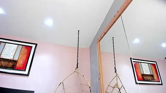 ebbafernandez  online show from May 18, 11:59 am