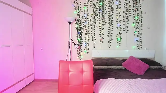 Miss Elsa  online show from September 29, 7:37 am