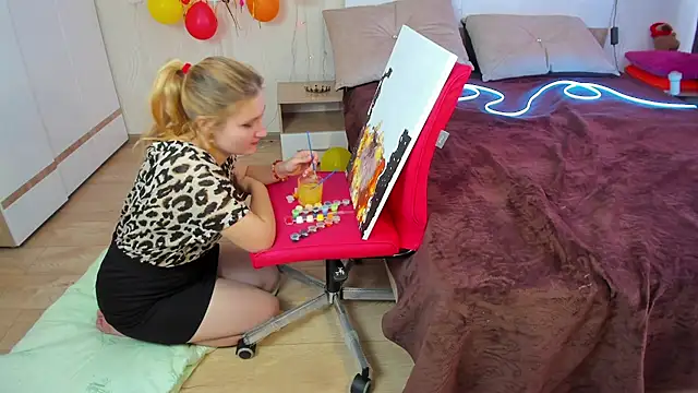 Miss Elsa  online show from March 17, 7:02 am