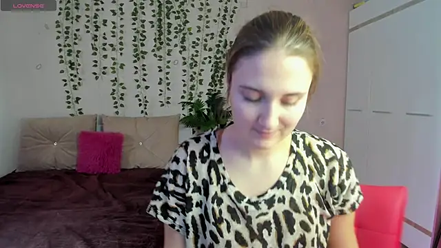 Miss Elsa  online show from November 21, 6:12 am