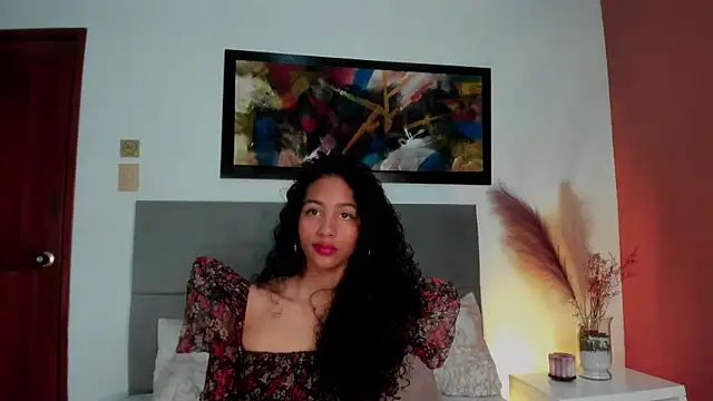 AntonellaHall  online show from February 3, 11:42 am