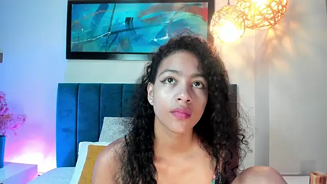 Snapshot of AntonellaHall_ chatting on December 17, 11:59 am AntonellaHall online show from December 17, 11:59 am