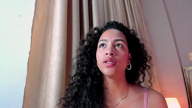 Snapshot of AntonellaHall_ chatting on December 22, 12:38 pm AntonellaHall online show from December 22, 12:38 pm