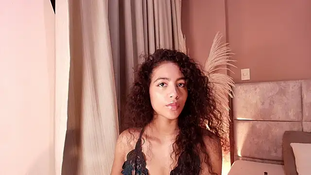 Snapshot of AntonellaHall_ chatting on March 4, 6:37 pm AntonellaHall online show from March 4, 6:37 pm