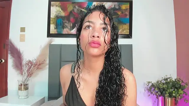 AntonellaHall  online show from March 5, 11:49 am