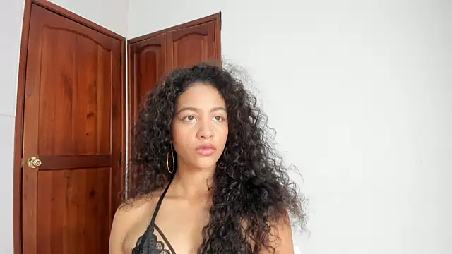 AntonellaHall  online show from March 28, 6:20 pm