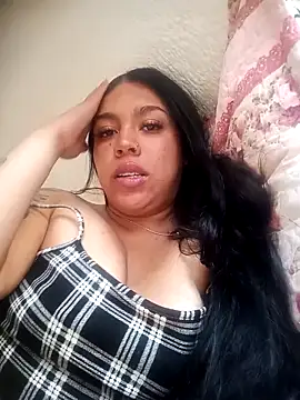 Laiia Page online show from March 25, 1:21 pm