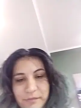 gigiqueen 18 online show from March 18, 2:30 pm