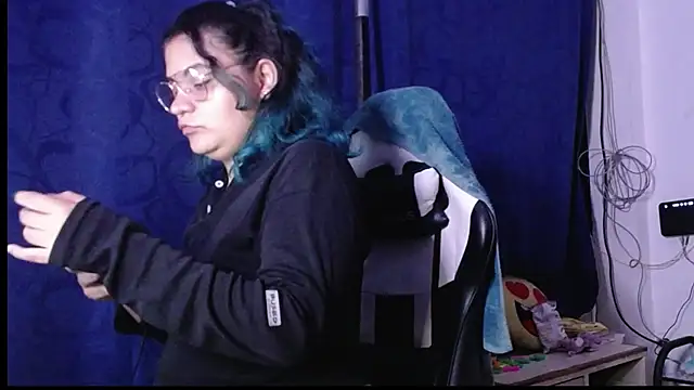 gigiqueen 18 online show from November 13, 4:05 am