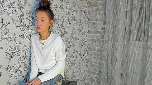 EllaSky xoxo online show from October 31, 9:32 pm