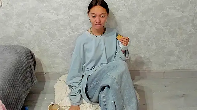EllaSky xoxo online show from October 12, 4:52 pm