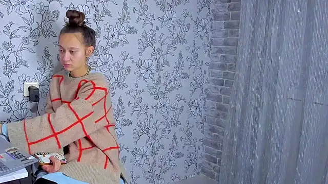 EllaSky xoxo online show from November 28, 12:33 am