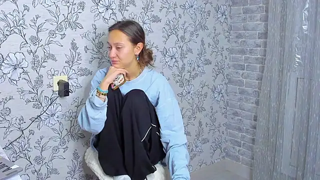 EllaSky xoxo online show from November 27, 1:50 am