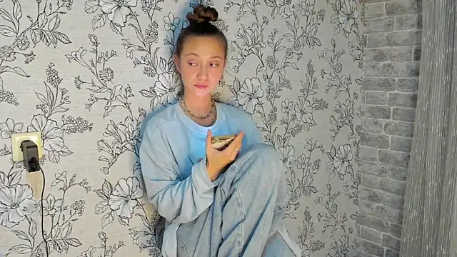 EllaSky xoxo online show from October 26, 9:59 pm