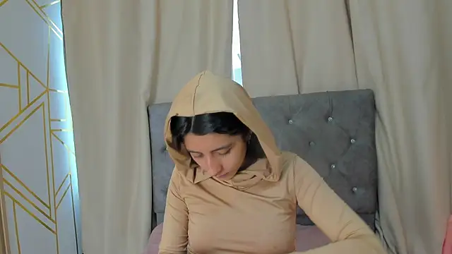 Alyssa jones online show from April 9, 1:39 pm