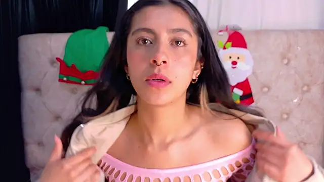 Snapshot of Alyssa_jones chatting on January 5, 5:27 pm Alyssa jones online show from January 5, 5:27 pm