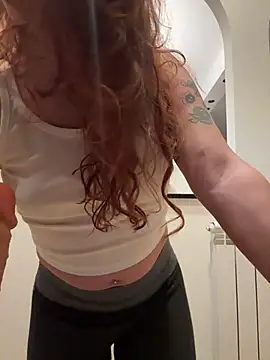 Snapshot of Nala_95 chatting on December 4, 4:54 pm Nala 95 online show from December 4, 4:54 pm