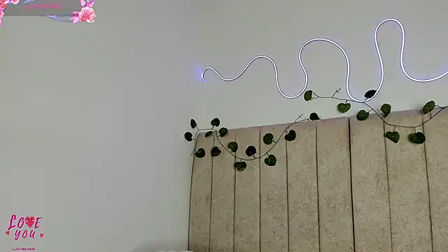 Snapshot of Kaseydelvey chatting on October 20, 10:54 pm Kaseydelvey online show from October 20, 10:54 pm