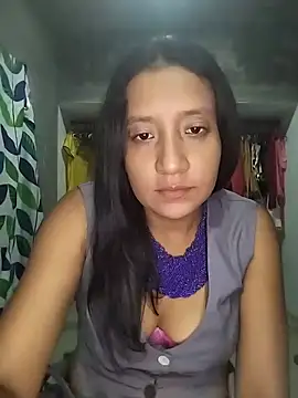 Snapshot of cami_victoria chatting on July 3, 4:08 am cami victoria online show from July 3, 4:08 am