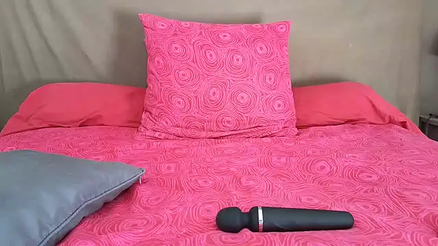 Snapshot of Estrellas_30 chatting on October 16, 8:33 am Estrellas 30 online show from October 16, 8:33 am