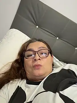 AntonellaAlondra4 online show from April 17, 3:31 am