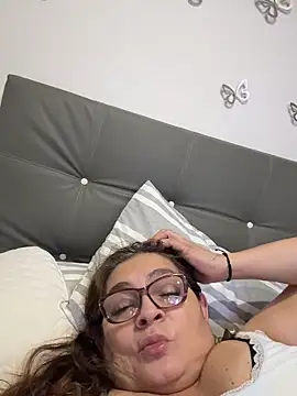 AntonellaAlondra4 online show from April 19, 6:25 am