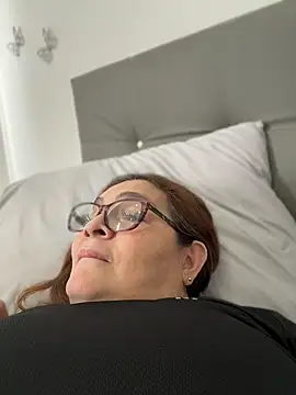 AntonellaAlondra4 online show from April 21, 2:01 pm