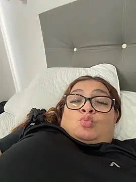 AntonellaAlondra4 online show from March 15, 12:45 pm