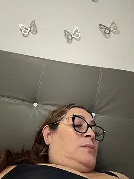AntonellaAlondra4 online show from May 14, 4:09 am