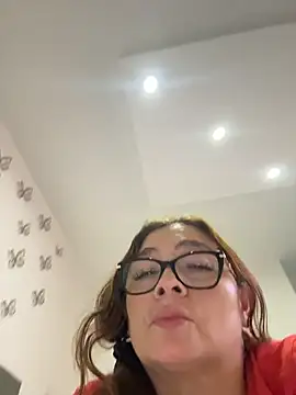 AntonellaAlondra4 online show from March 18, 3:31 am