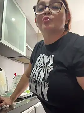 AntonellaAlondra4 online show from May 26, 1:31 pm
