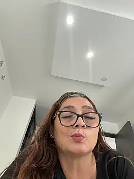 AntonellaAlondra4 online show from May 7, 3:15 pm