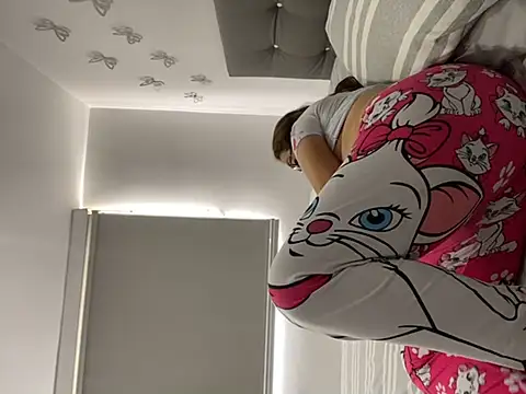 Snapshot of AntonellaAlondra4 chatting on February 6, 3:52 pm AntonellaAlondra4 online show from February 6, 3:52 pm