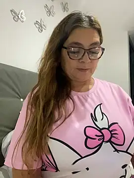 Snapshot of AntonellaAlondra4 chatting on February 14, 3:54 am AntonellaAlondra4 online show from February 14, 3:54 am