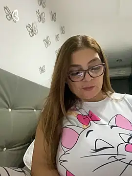 Snapshot of AntonellaAlondra4 chatting on March 15, 3:29 am AntonellaAlondra4 online show from March 15, 3:29 am