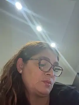 Snapshot of AntonellaAlondra4 chatting on October 19, 10:45 pm AntonellaAlondra4 online show from October 19, 10:45 pm