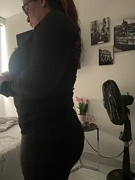 AntonellaAlondra4 online show from December 5, 2:15 pm